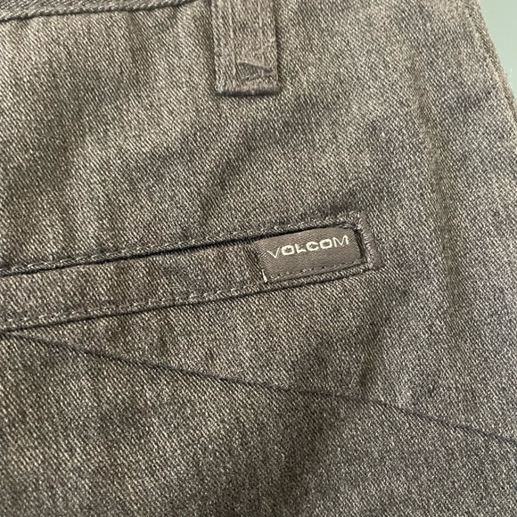 Volcom boys shorts. Waist size is 29” Grey - Picture 5 of 7